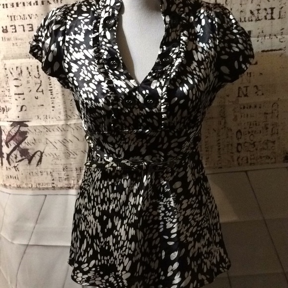 heart soul Tops - Heart Soul M black& White Blouse w/belt